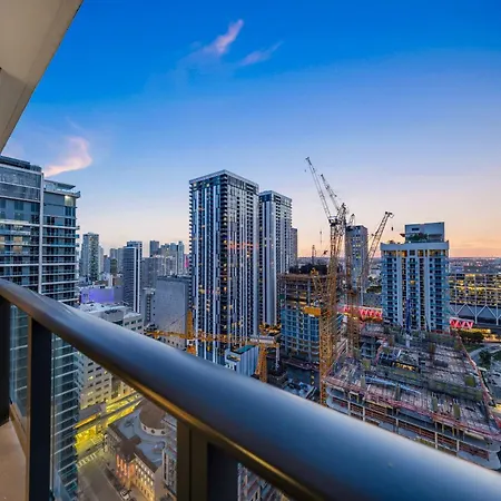 Modern Escape Chic 1-Bd With Sunset Views Appartement